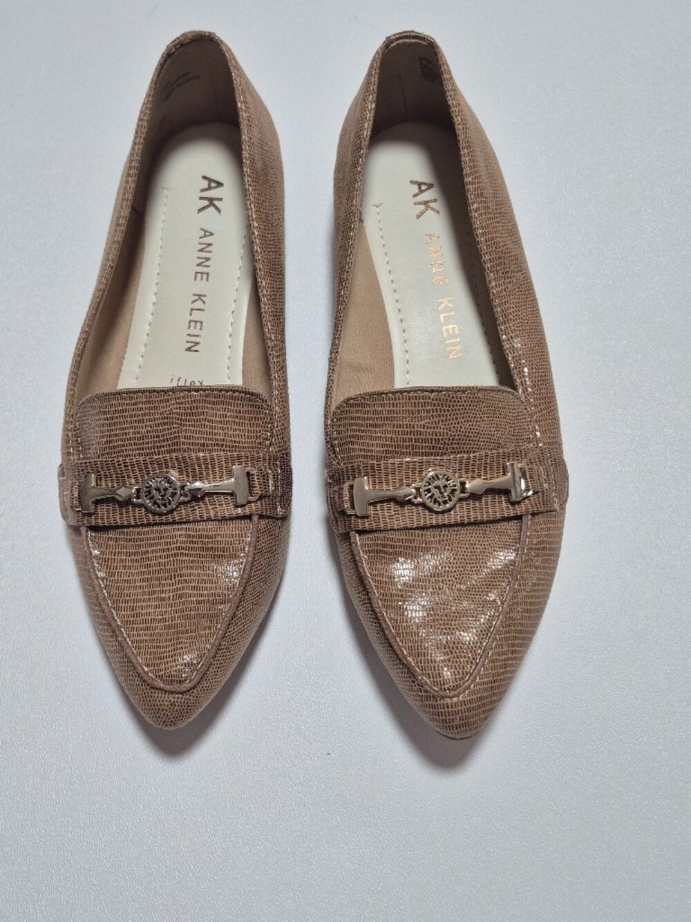 AK Anne Klein Iflex Womens Loafers Beige Snake Print Gold Buckle Flats Size 7